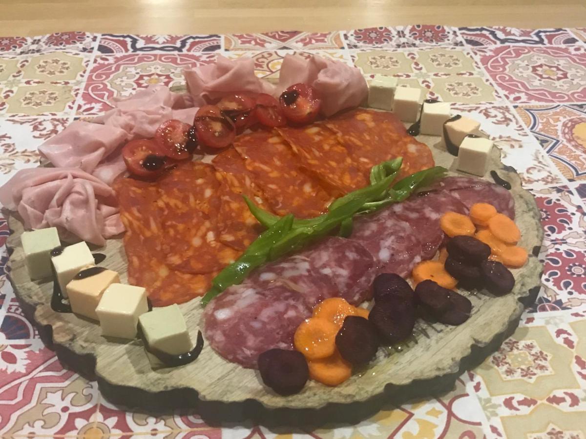 Pizzicalaluna بيانورو المظهر الخارجي الصورة